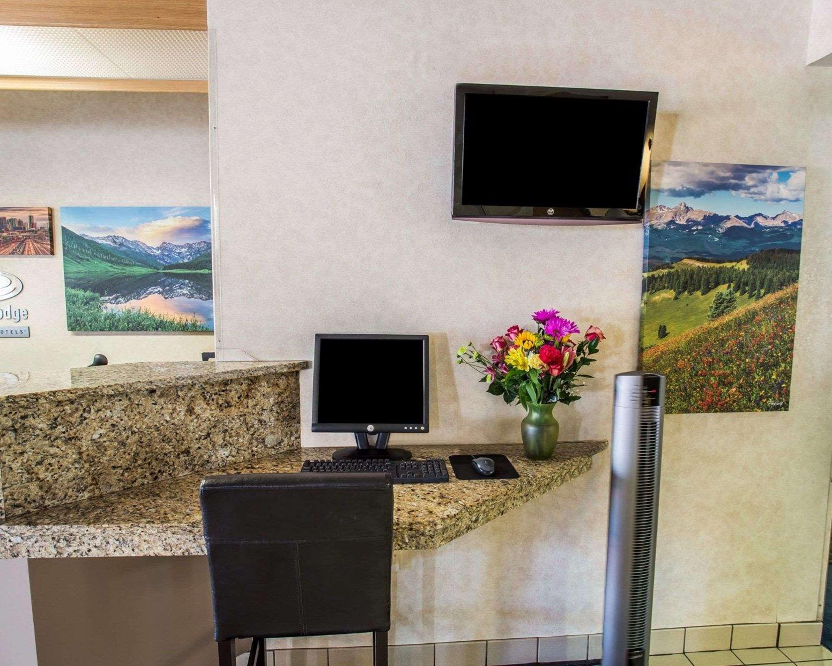Econo Lodge Denver International Airport Aurora Exterior photo