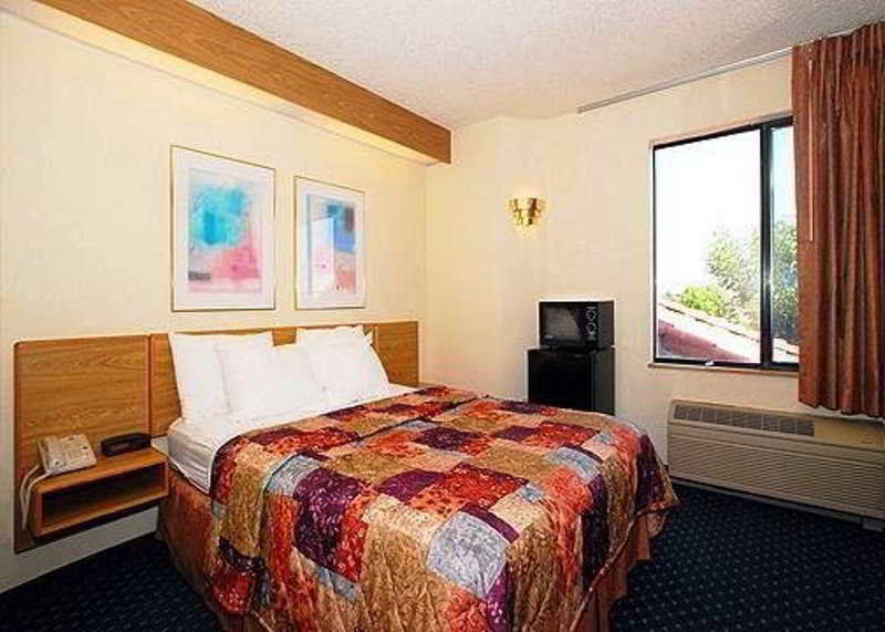 Econo Lodge Denver International Airport Aurora Exterior photo
